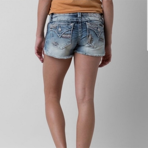 Miss Me Shorts - Picture 5 of 9